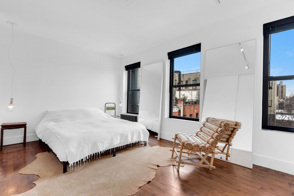 305 East 4th Street, Unit 5 photo 4