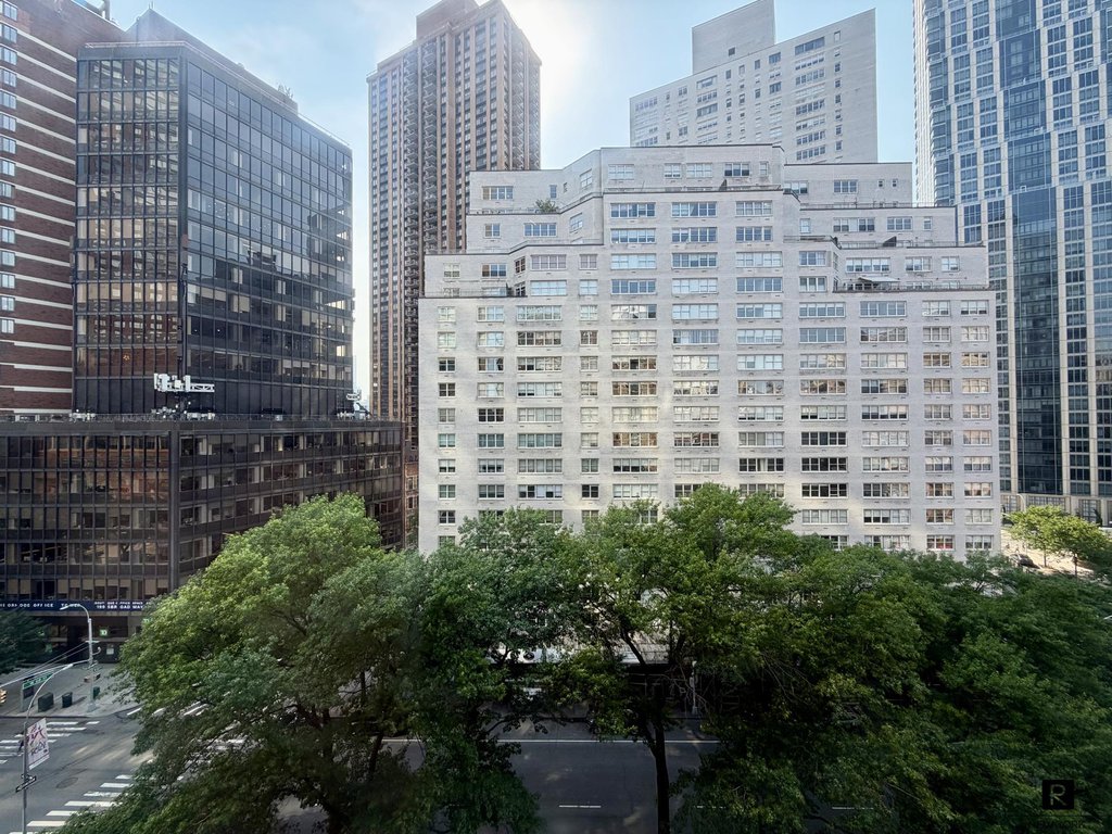 140 West 69th Street, Unit 72C photo 9