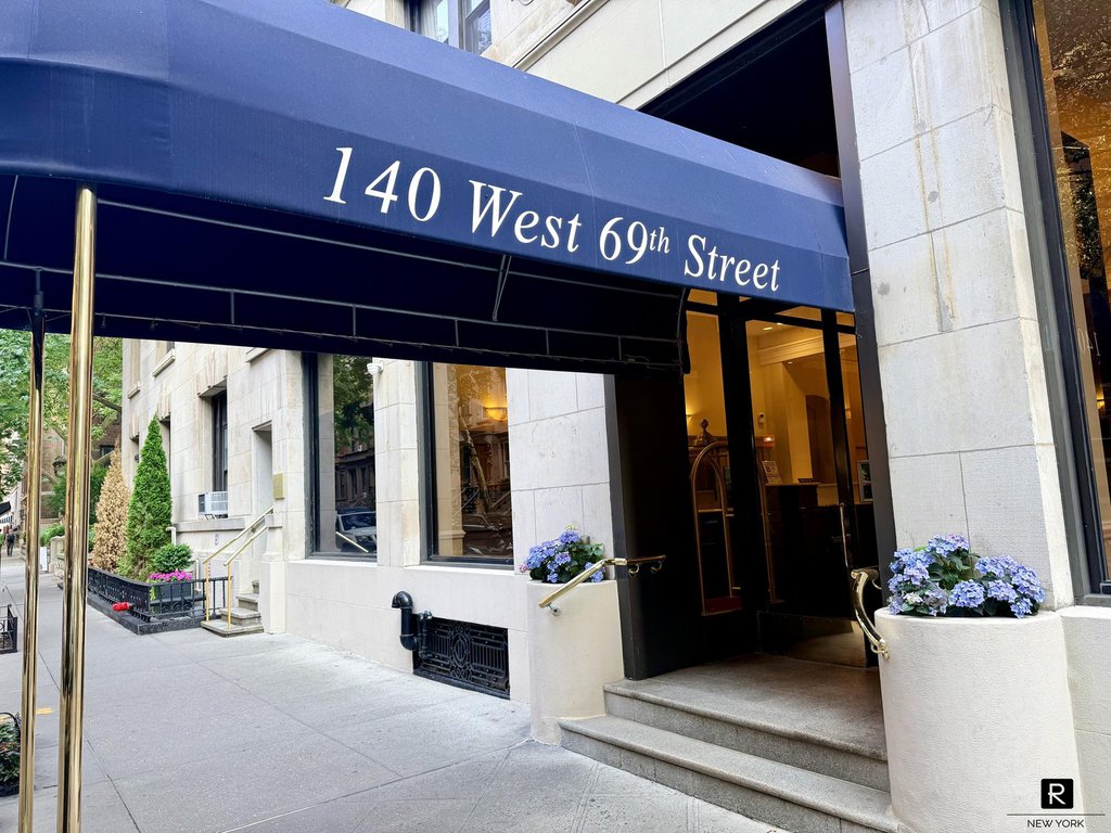 140 West 69th Street, Unit 72C photo 12