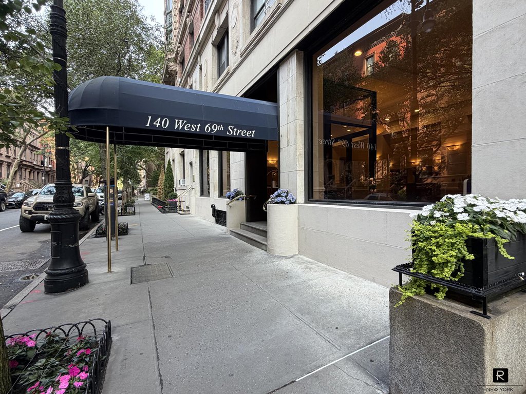 140 West 69th Street, Unit 72C photo 13