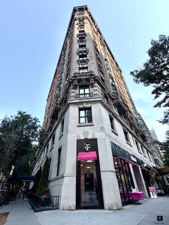 140 West 69th Street, Unit 72C photo 15