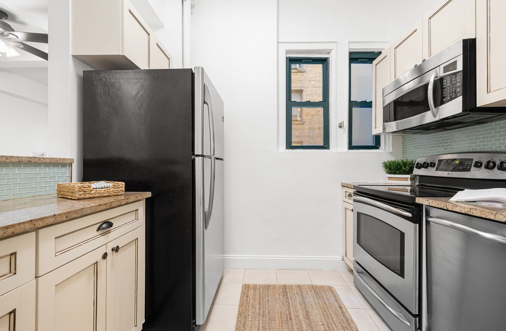 65 West 95th Street, Unit APTG photo 4
