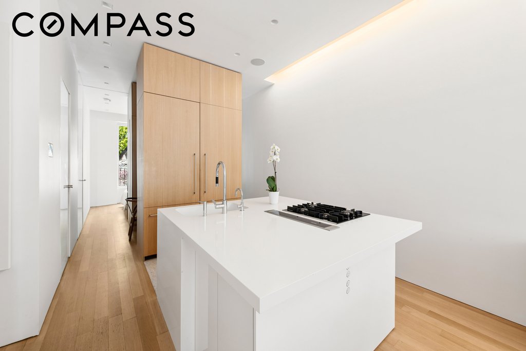 353 East 50th Street, Unit 2 photo 5