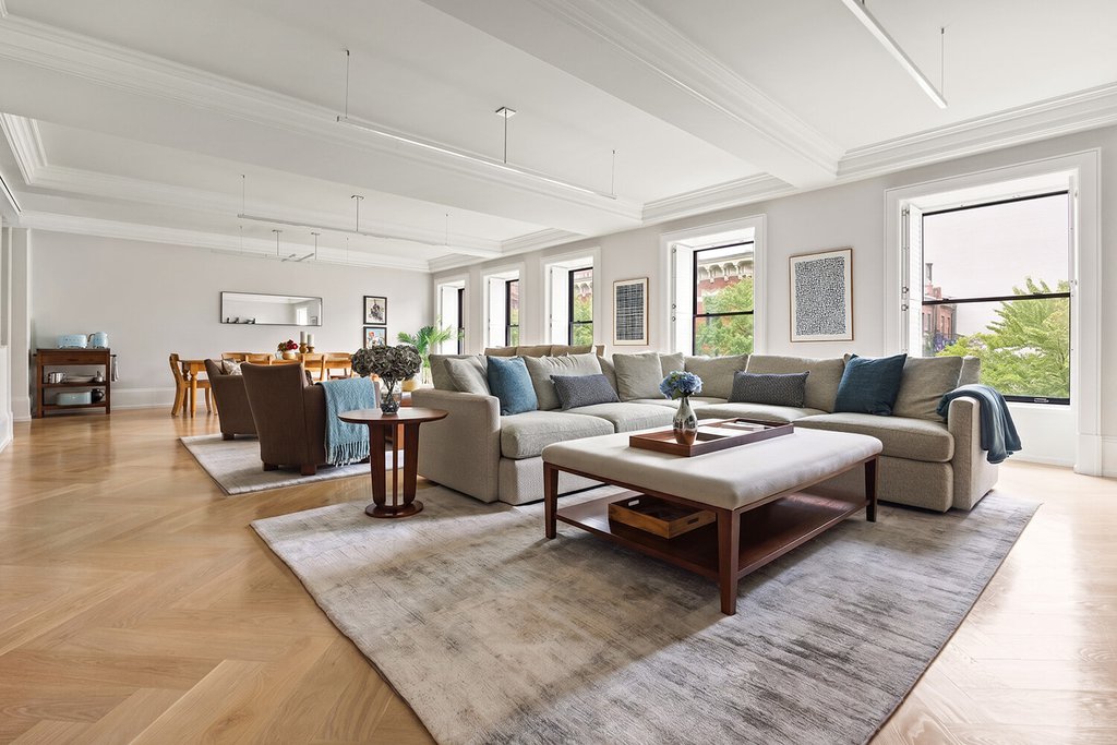 182 West 82nd Street, Unit 4E
