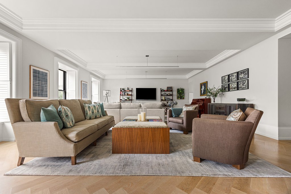 182 West 82nd Street, Unit 4E photo 3