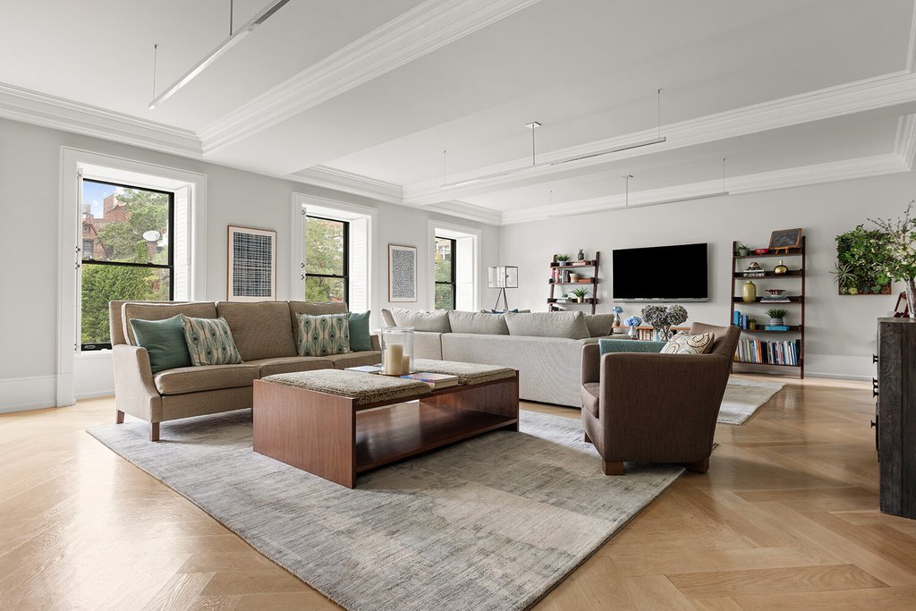 182 West 82nd Street, Unit 4E photo 4