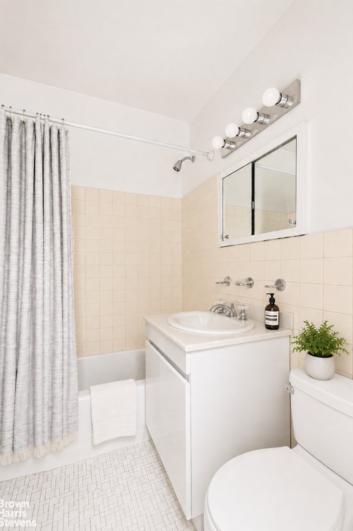 345 East 52nd Street, Unit 9A photo 4