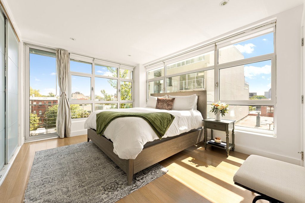 450 Manhattan Avenue, Unit 4A photo 5