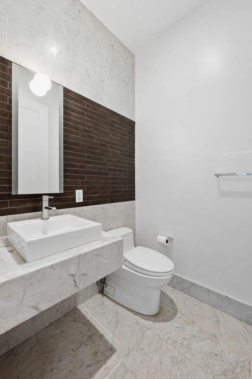 243 West 60th Street, Unit 2B photo 13