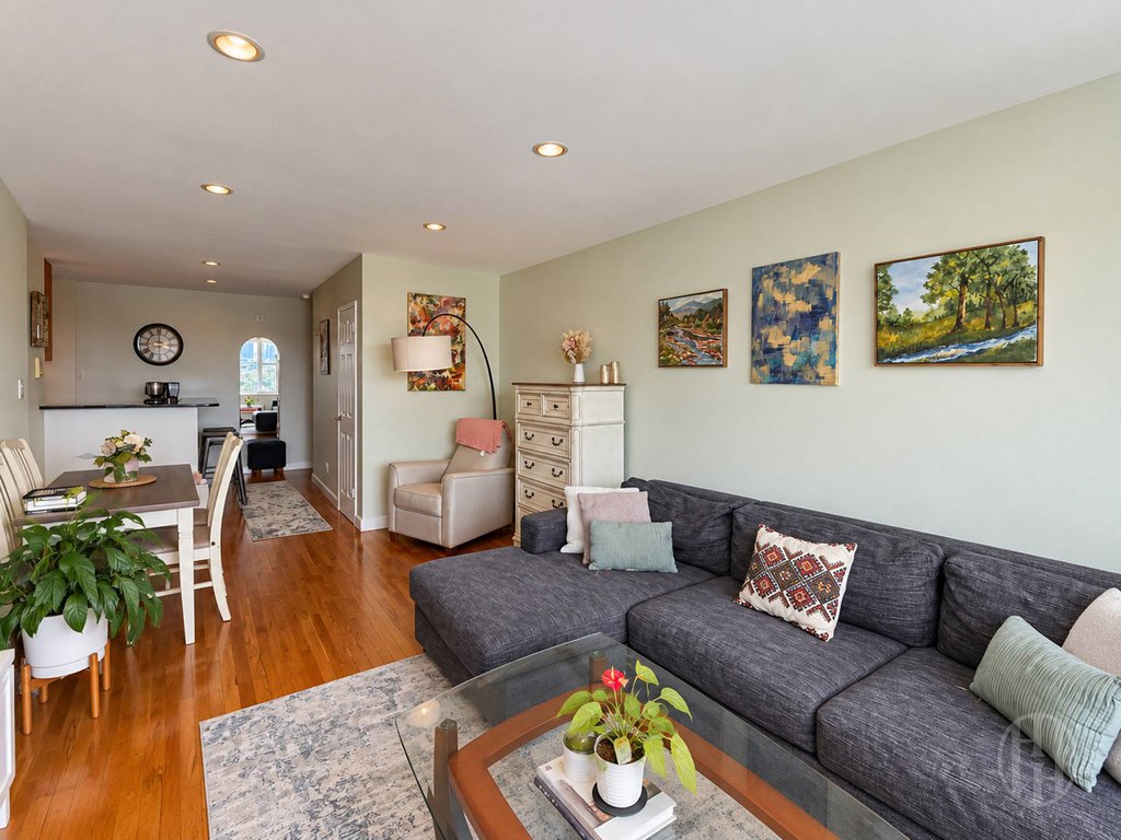 50-15 39th Street, Unit 4d photo 3
