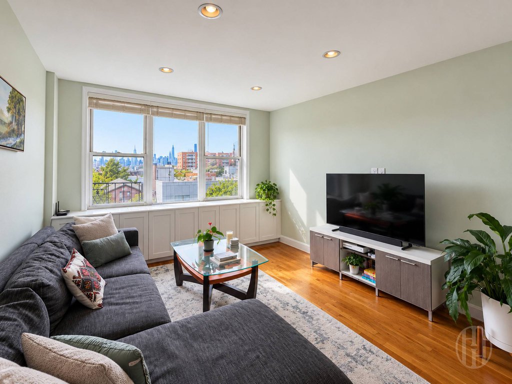 50-15 39th Street, Unit 4d photo 4