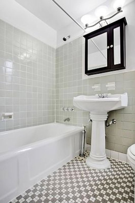 79-01 35th Avenue, Unit 4F photo 9