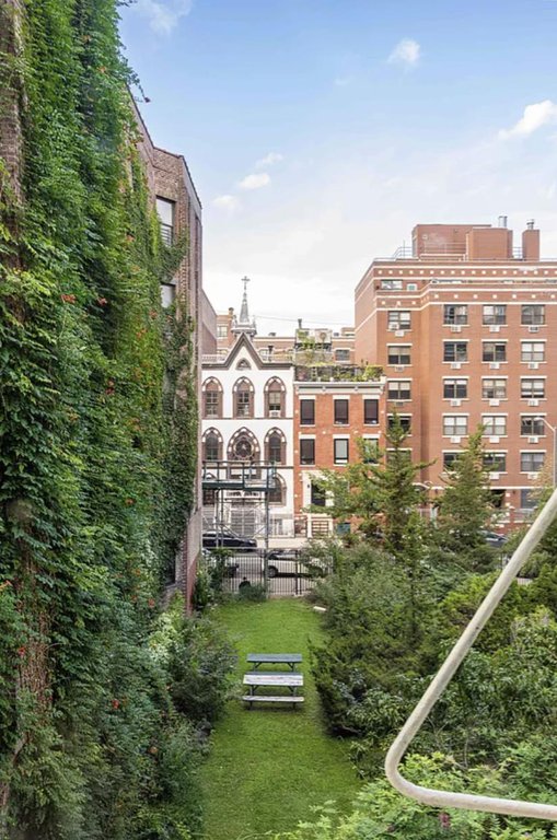 317 East 3rd Street, Unit 11 photo 2