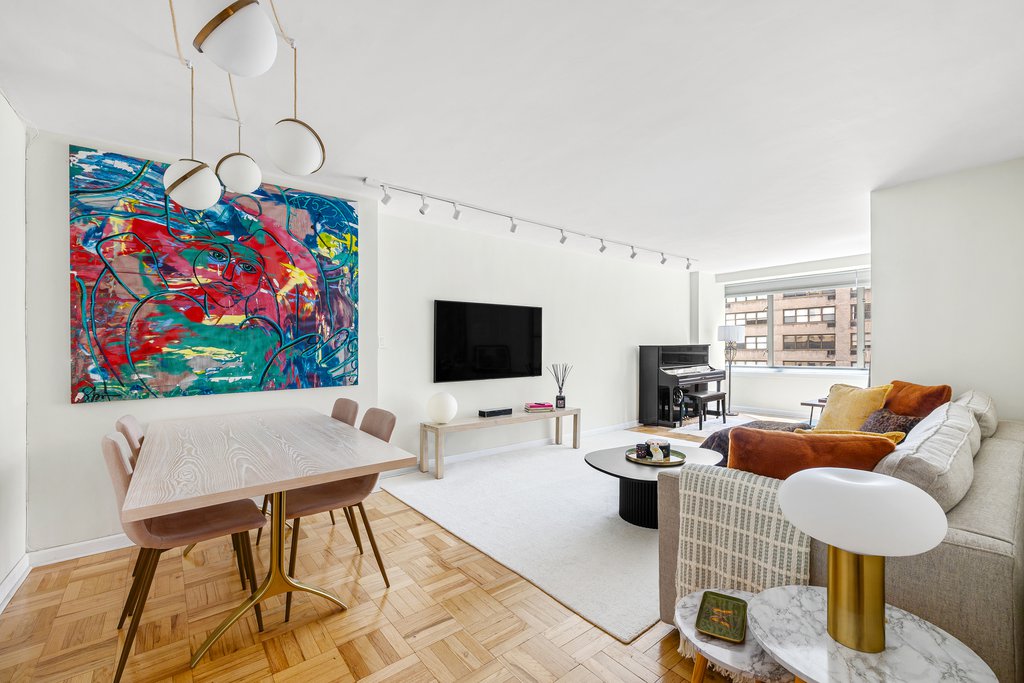 315 West 70th Street, Unit 14B2