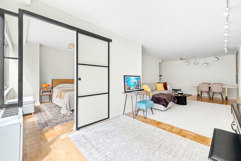 315 West 70th Street, Unit 14B2 photo 3