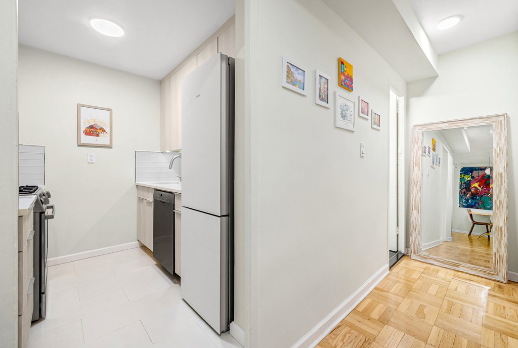 315 West 70th Street, Unit 14B2 photo 7