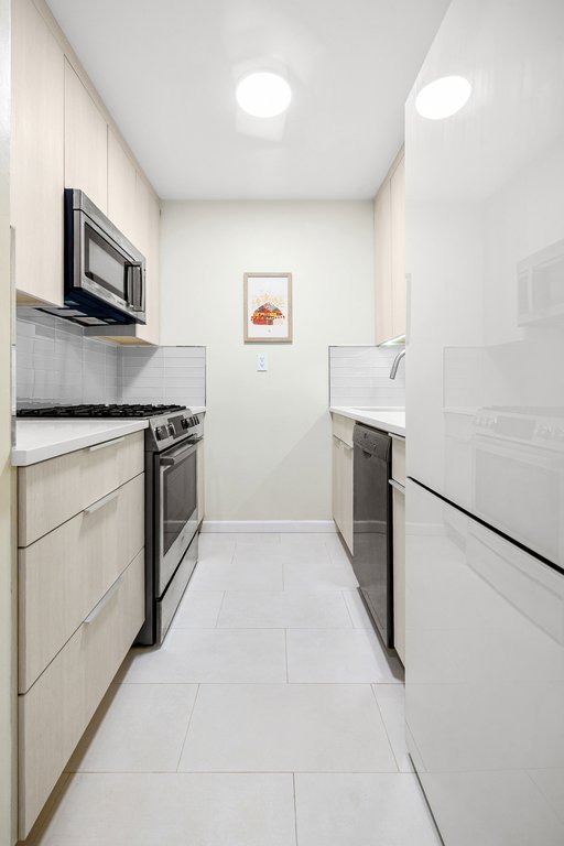 315 West 70th Street, Unit 14B2 photo 8