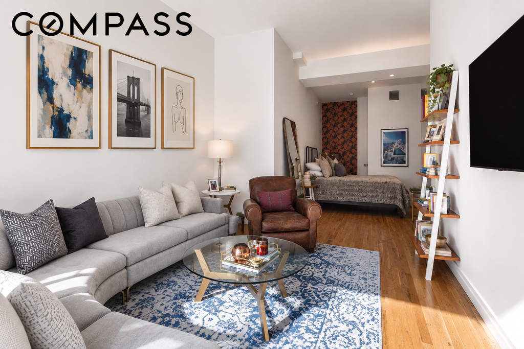77 Bleecker Street, Unit 819 photo 2