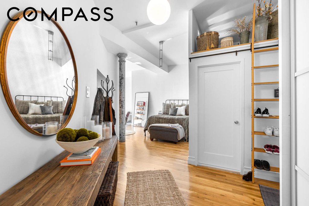 77 Bleecker Street, Unit 819 photo 3