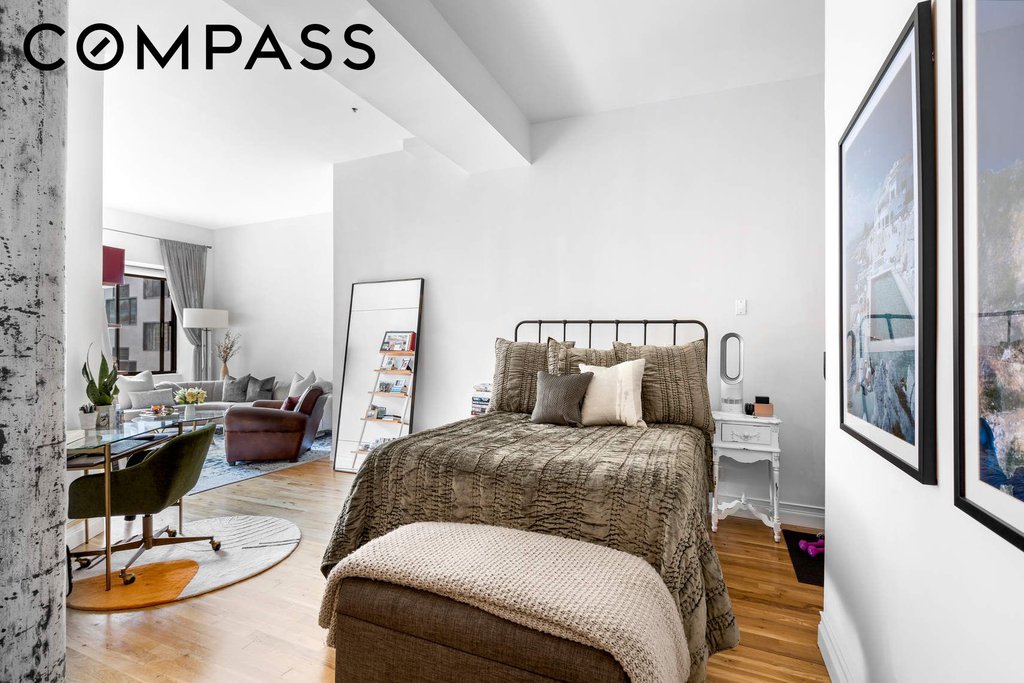 77 Bleecker Street, Unit 819 photo 4