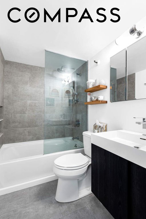 77 Bleecker Street, Unit 819 photo 8