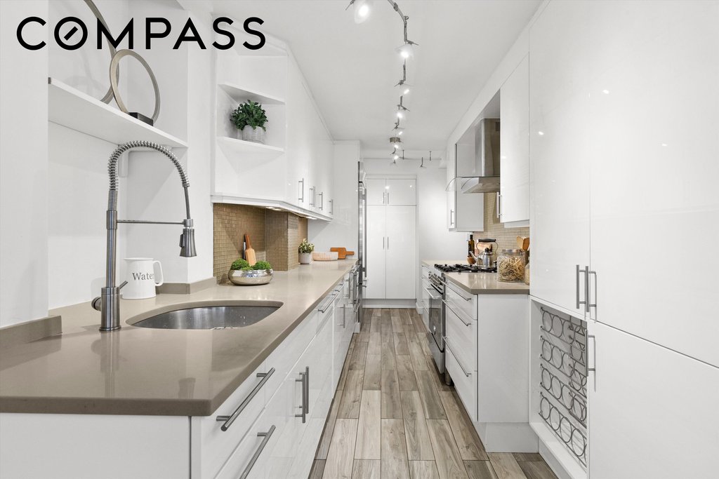 205 East 76th Street, Unit 3 photo 2