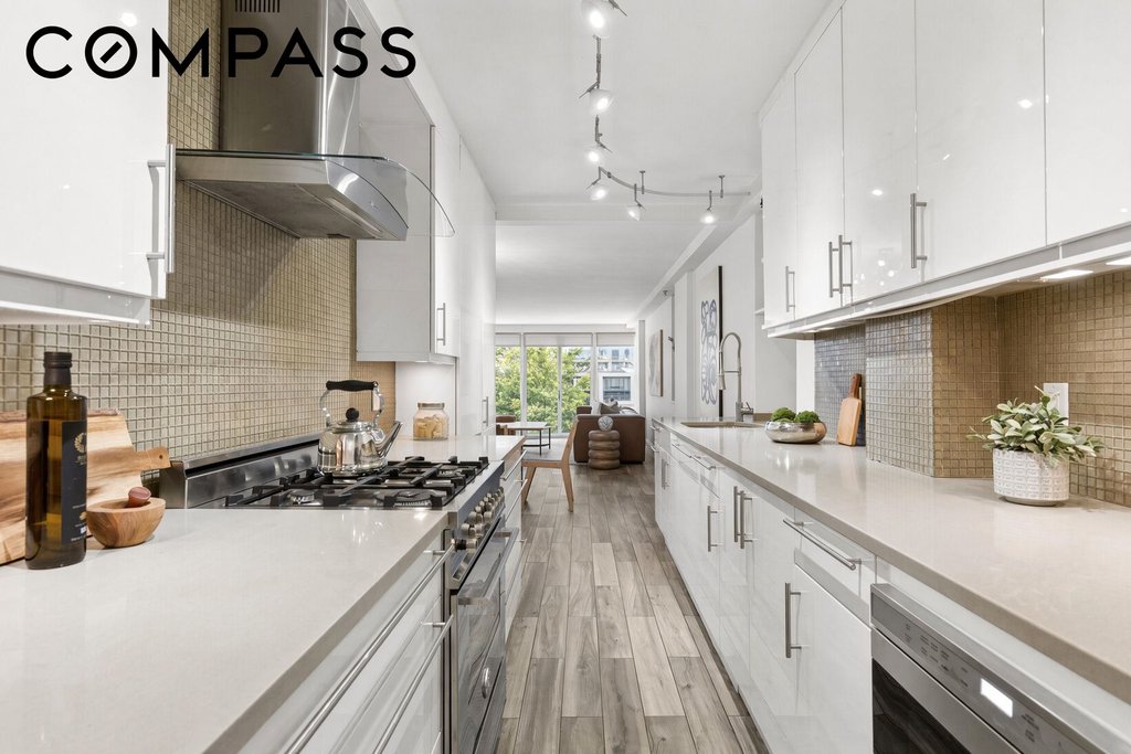 205 East 76th Street, Unit 3 photo 4