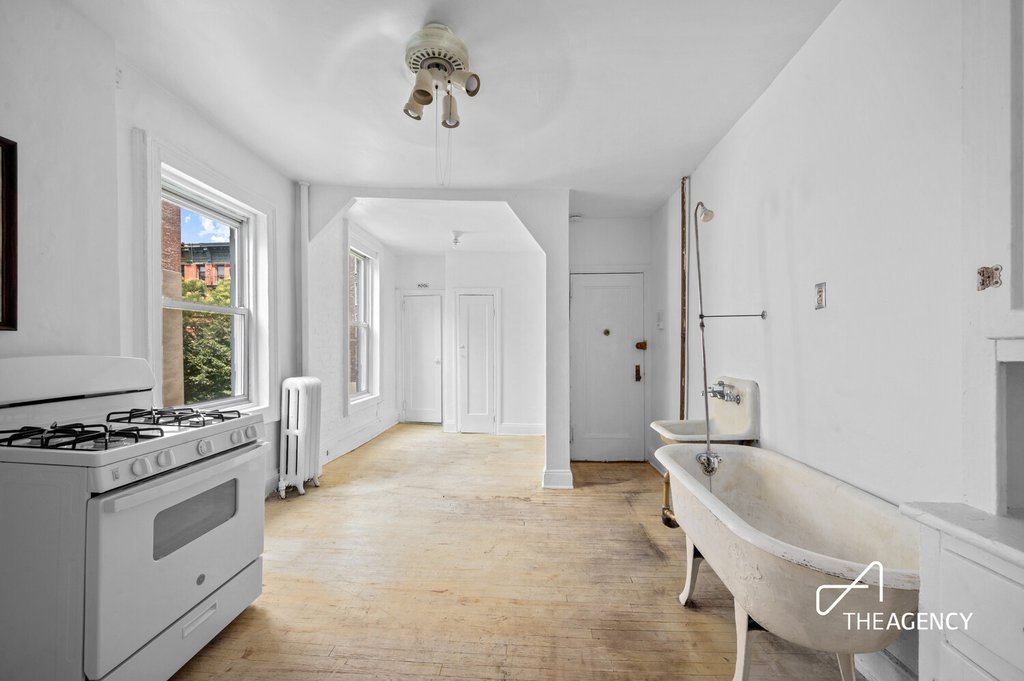 524 East 13th Street, Unit C2 photo 2