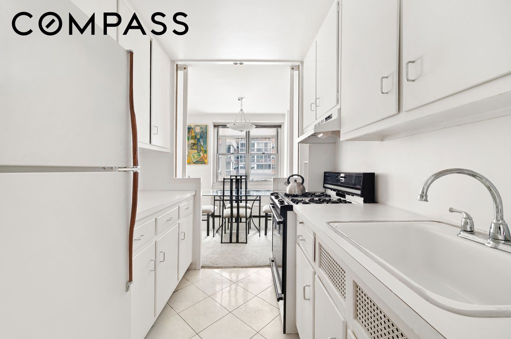 303 West 66th Street, Unit 11KE photo 2