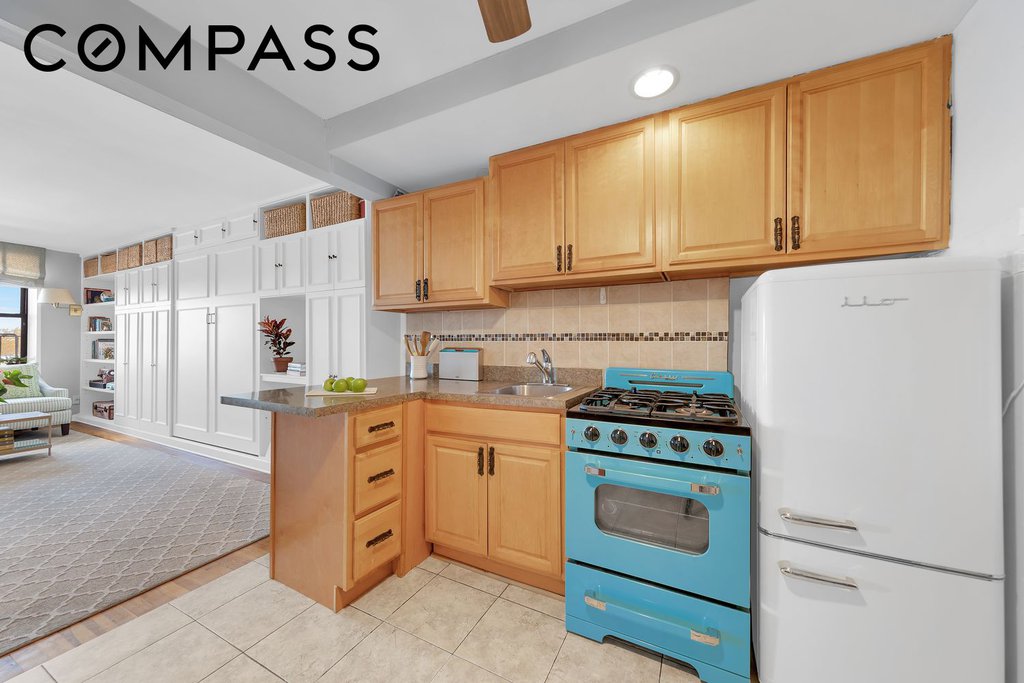 414 Elmwood Avenue, Unit 6H photo 4