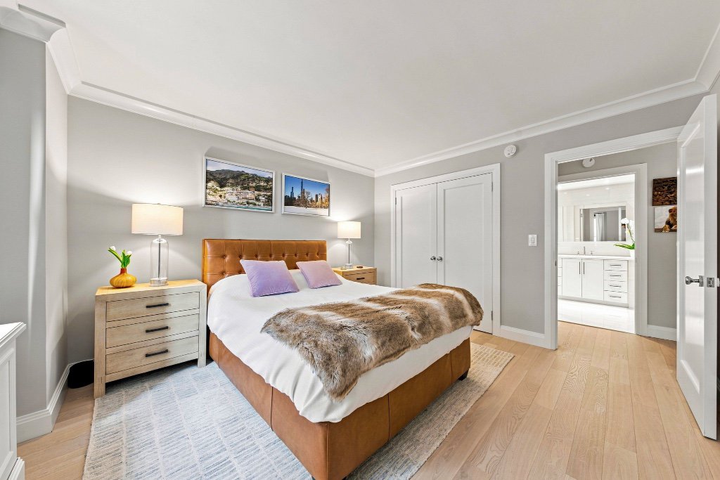 10 West 66th Street, Unit 14E photo 2