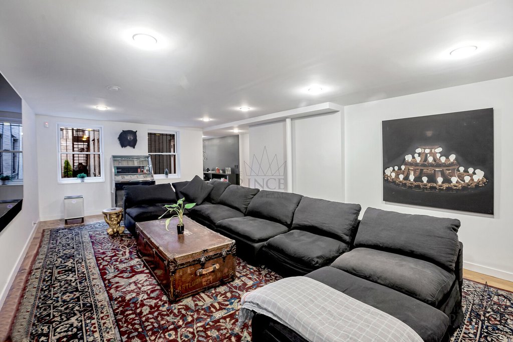 526 East 5th Street – For Sale photo 16