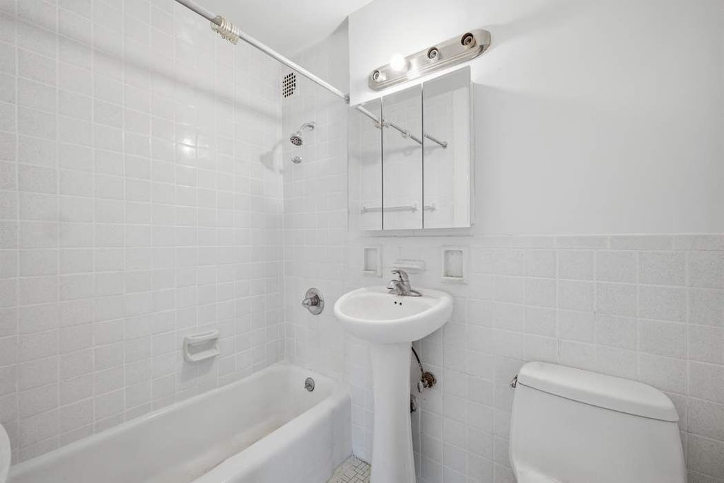 360 West 22nd Street, Unit 8D photo 12