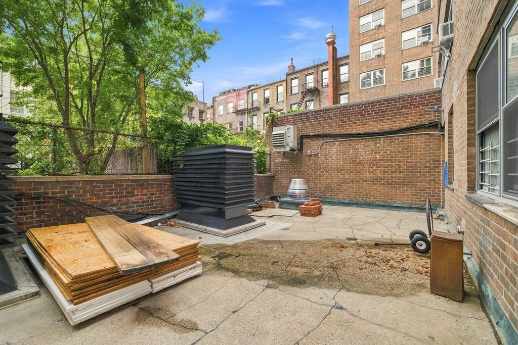 360 West 22nd Street, Unit 1R photo 6