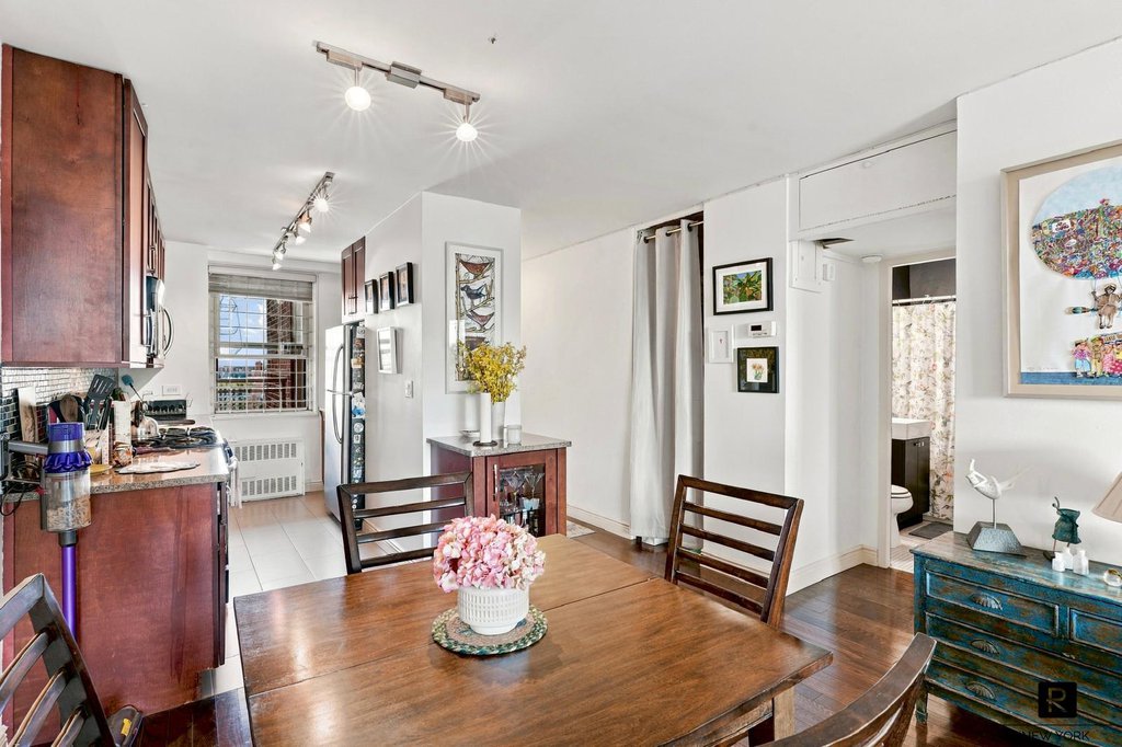 100 West 94th Street, Unit 17D photo 4