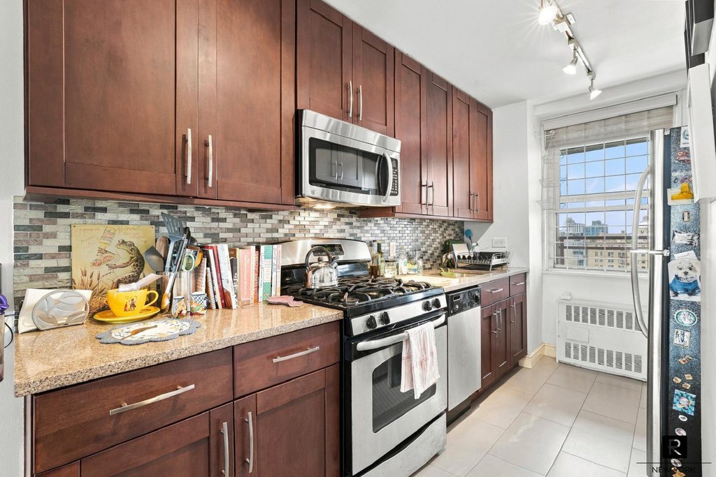 100 West 94th Street, Unit 17D photo 6
