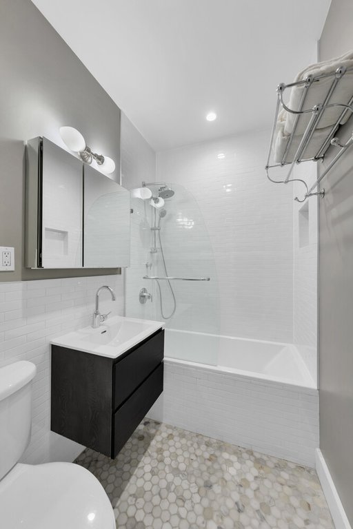 3 Hanover Square, Unit 4C photo 6