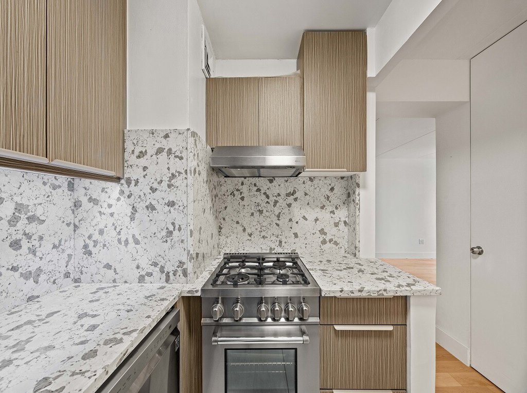 220 Manhattan Avenue, Unit 2N photo 8