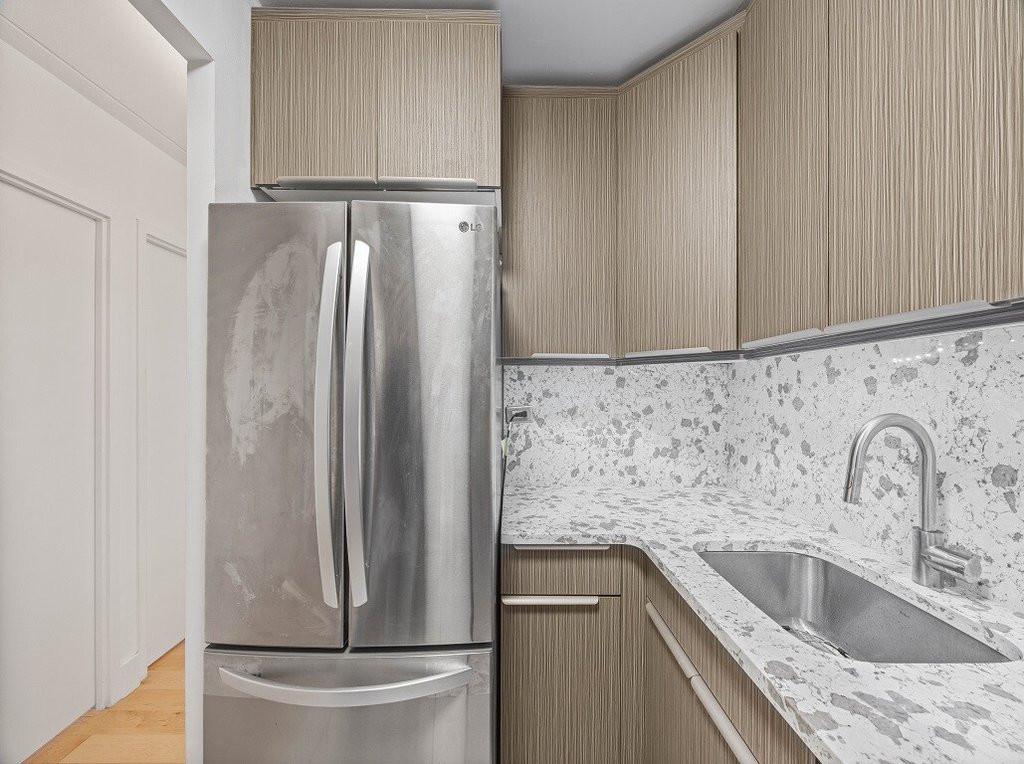220 Manhattan Avenue, Unit 2N photo 10