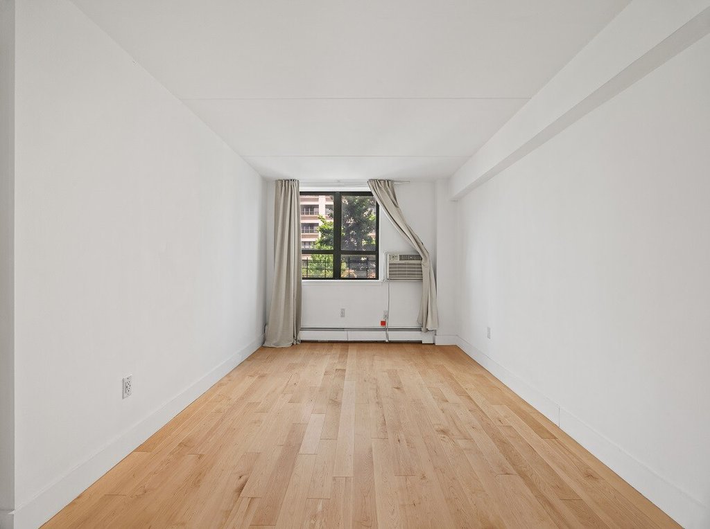 220 Manhattan Avenue, Unit 2N photo 17