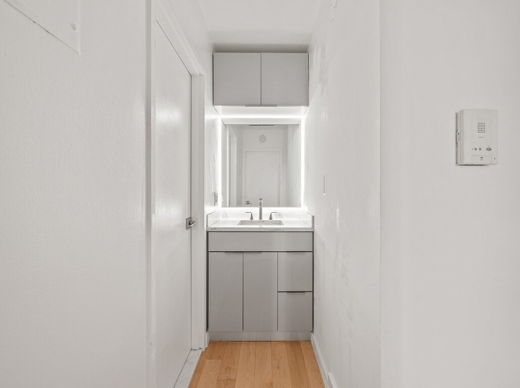 220 Manhattan Avenue, Unit 2N photo 22