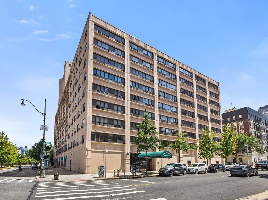 220 Manhattan Avenue, Unit 2N photo 29