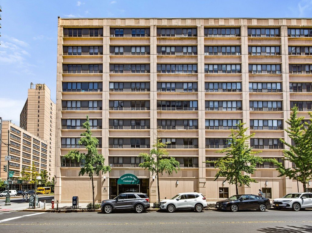 220 Manhattan Avenue, Unit 2N photo 31
