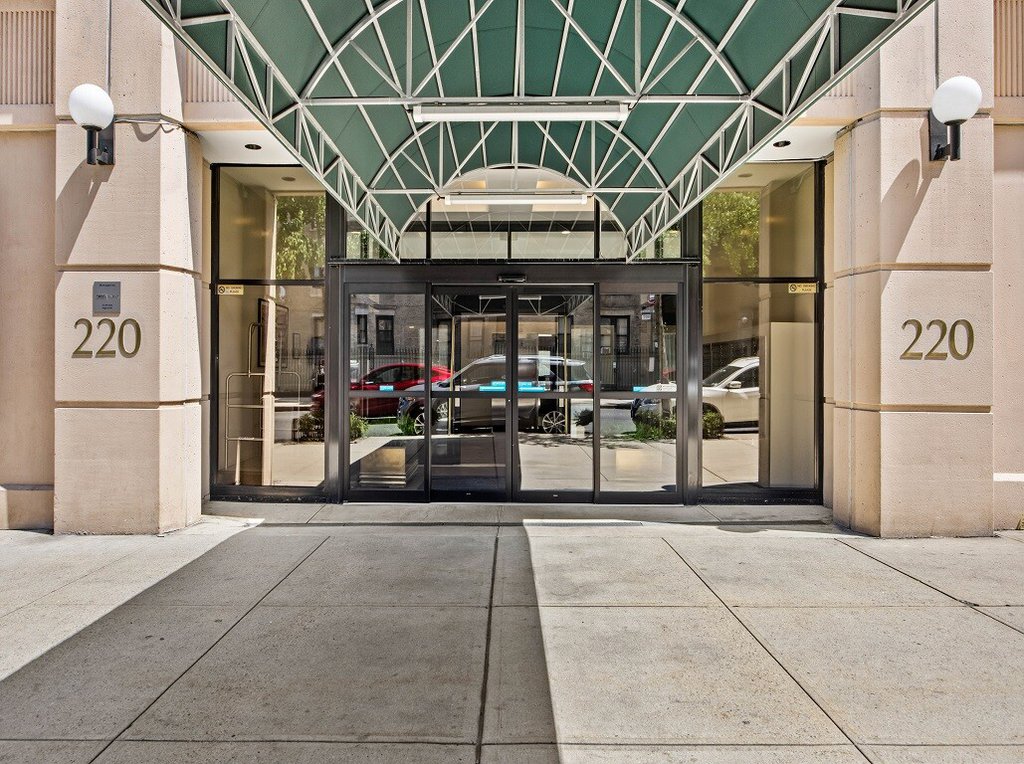 220 Manhattan Avenue, Unit 2N photo 32