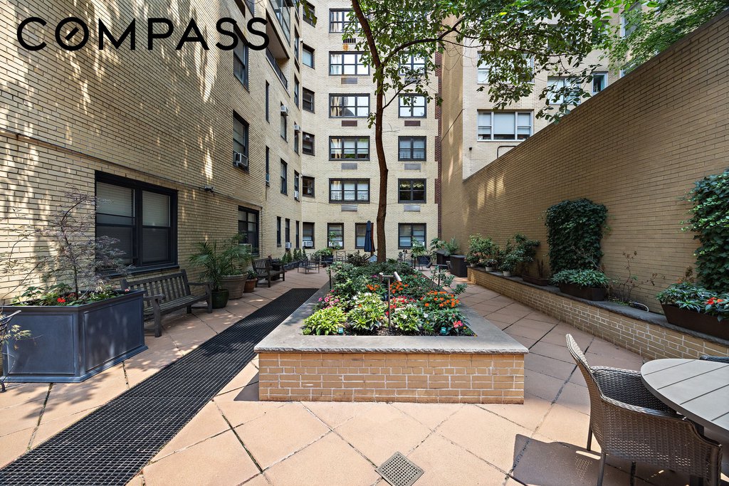 710 Park Avenue, Unit 6D photo 15