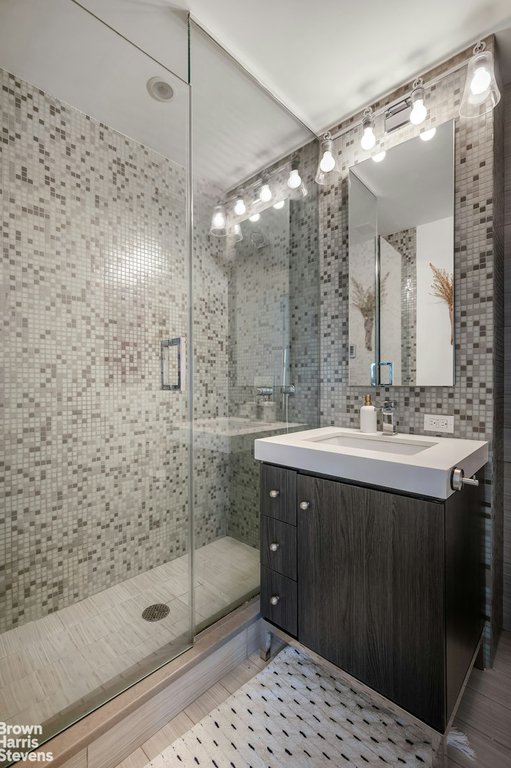 432 West 52nd Street, Unit 7H photo 6