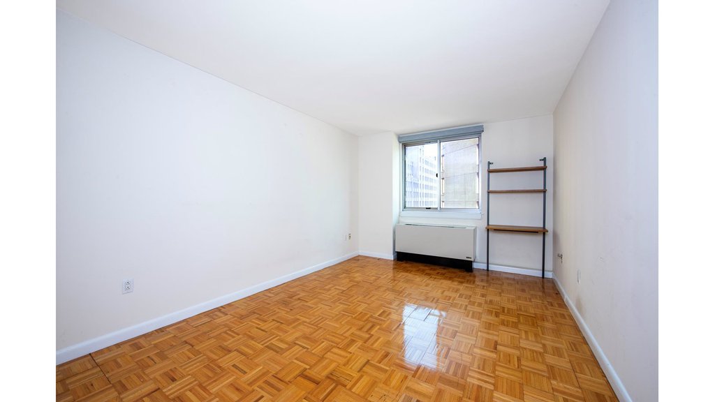 308 East 38th Street, Unit 8D photo 5