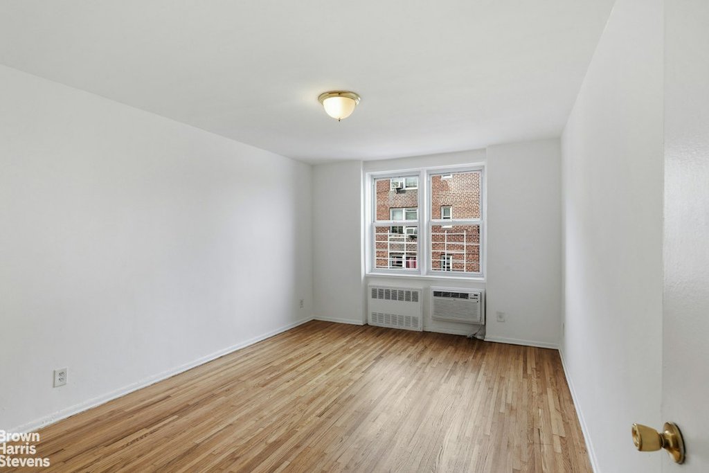 400 East 17th Street, Unit 600 photo 5
