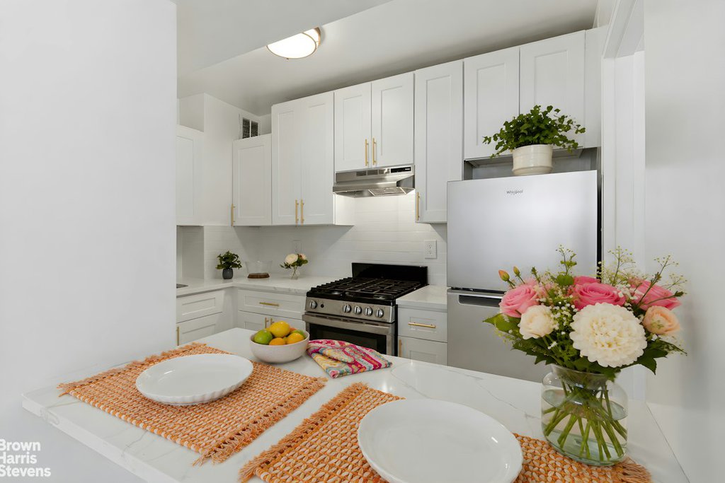 400 East 17th Street, Unit 600 photo 6