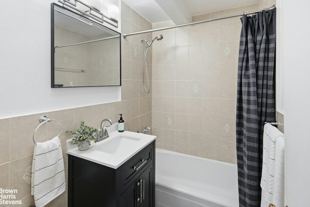 400 East 17th Street, Unit 600 photo 7